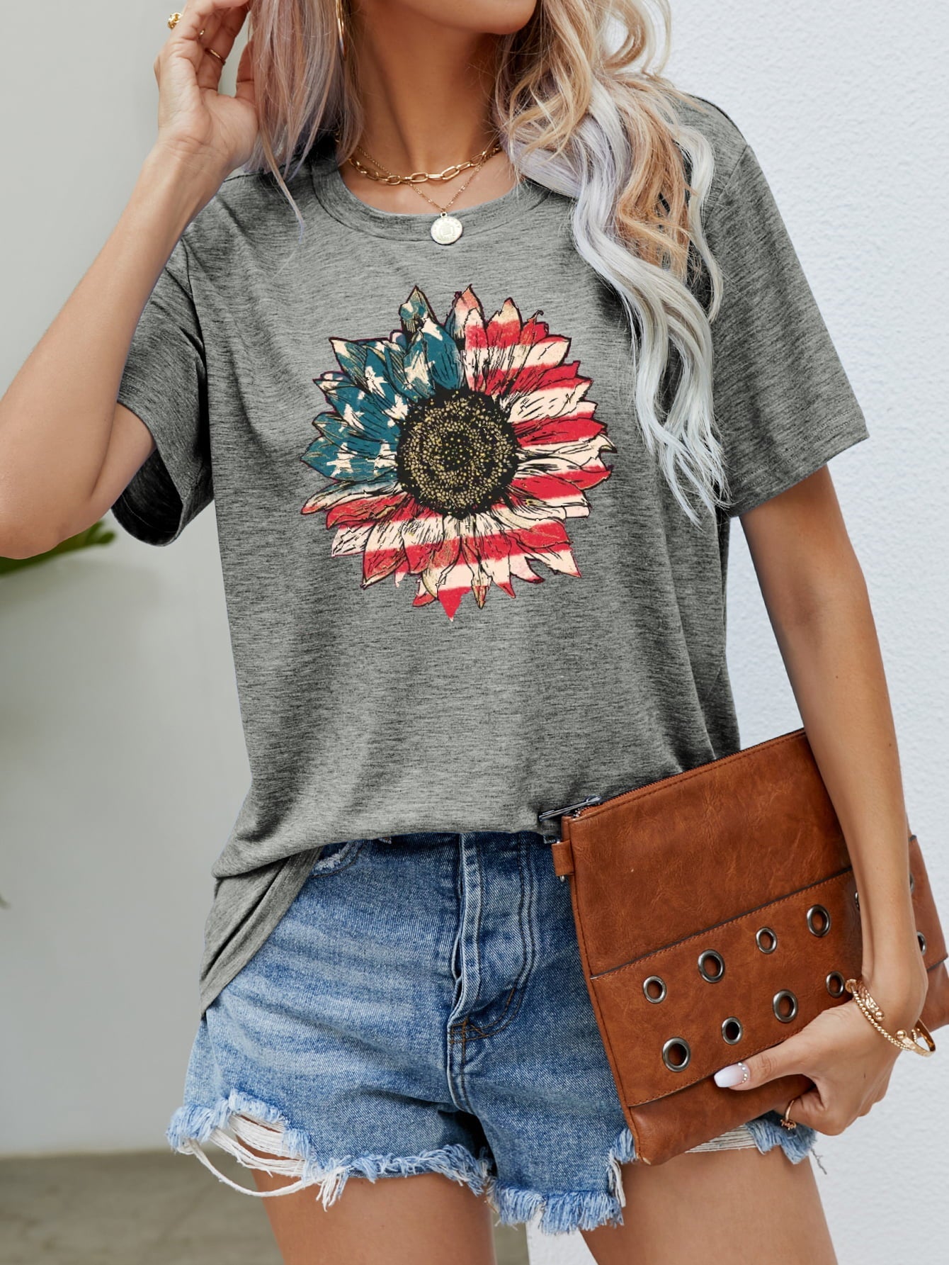 US Flag Flower Graphic Tee – Mid Gray Women's Top for Shopify Collective (10 view)