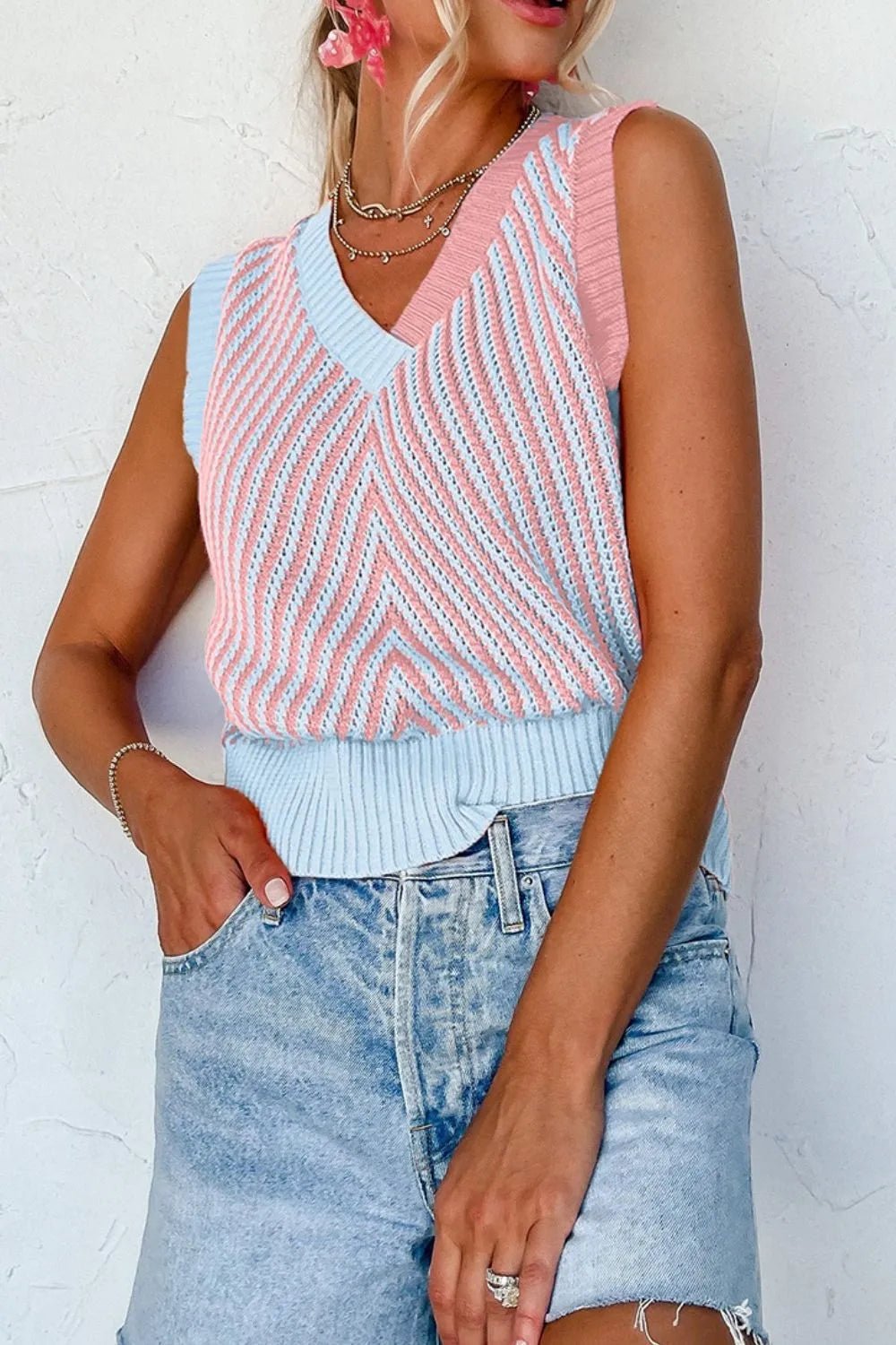 V - Neck Contrast Sweater Vest – Blush Pink for Shopify Collective (3 view)