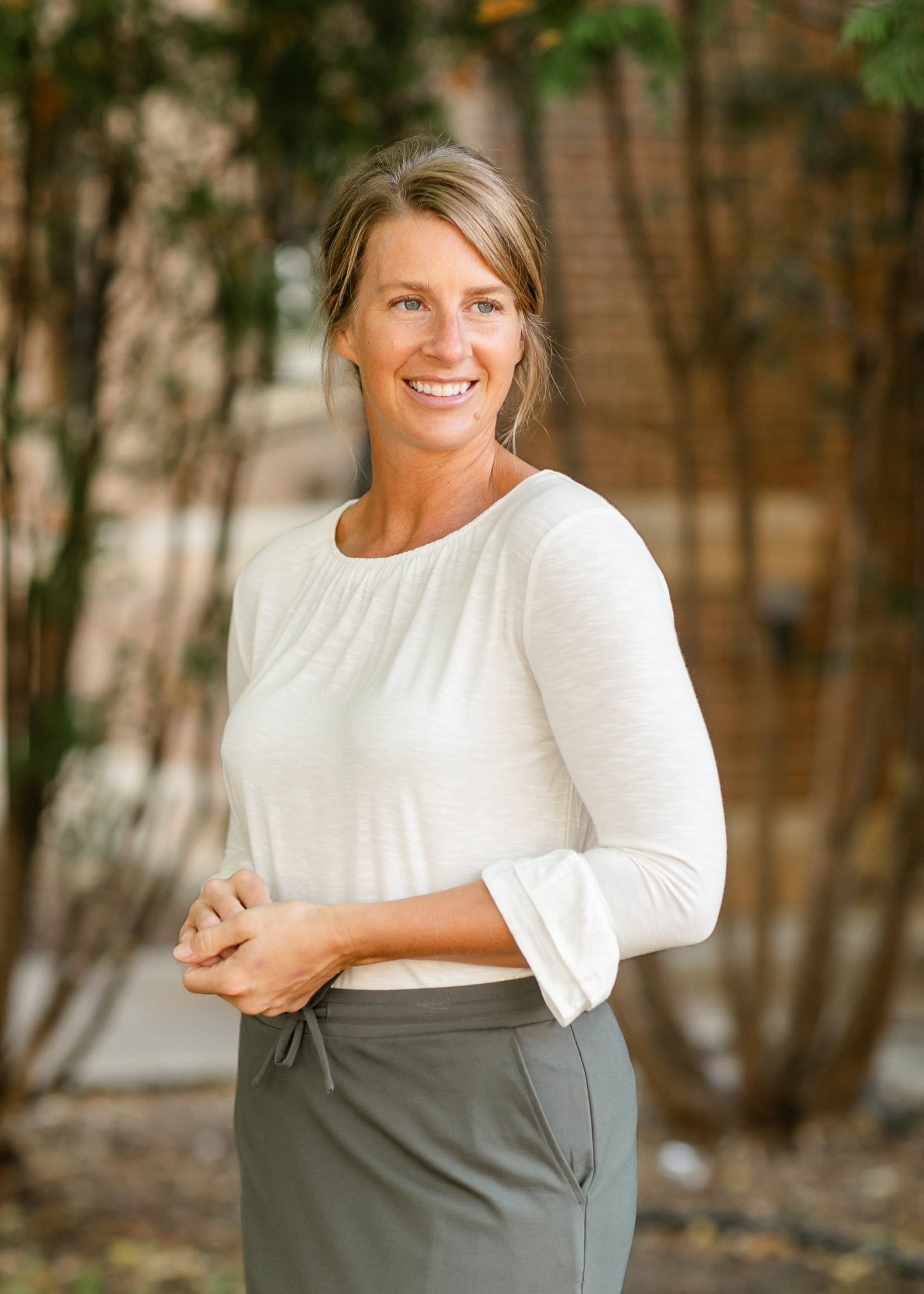 Essential Ruffled 3/4 Sleeve Top – Ivory IC Tops for Inherit Co. (9 view)