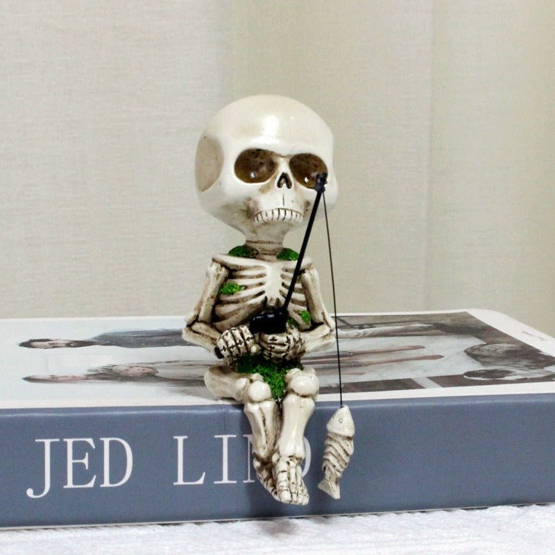 Fishing Skeleton Resin Figurine – Mini Garden/Courtyard Décor, 11.5 cm | Seasonal Decorations – Fishing Skull Fishing Skeleton for extendedship (5 view)