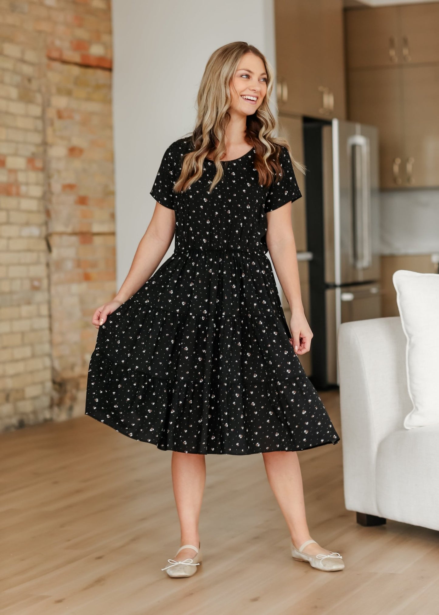 Jenna Floral Knit Short Sleeve Tiered Midi Dress – XS IC Dresses for glow - up collection (5 view)