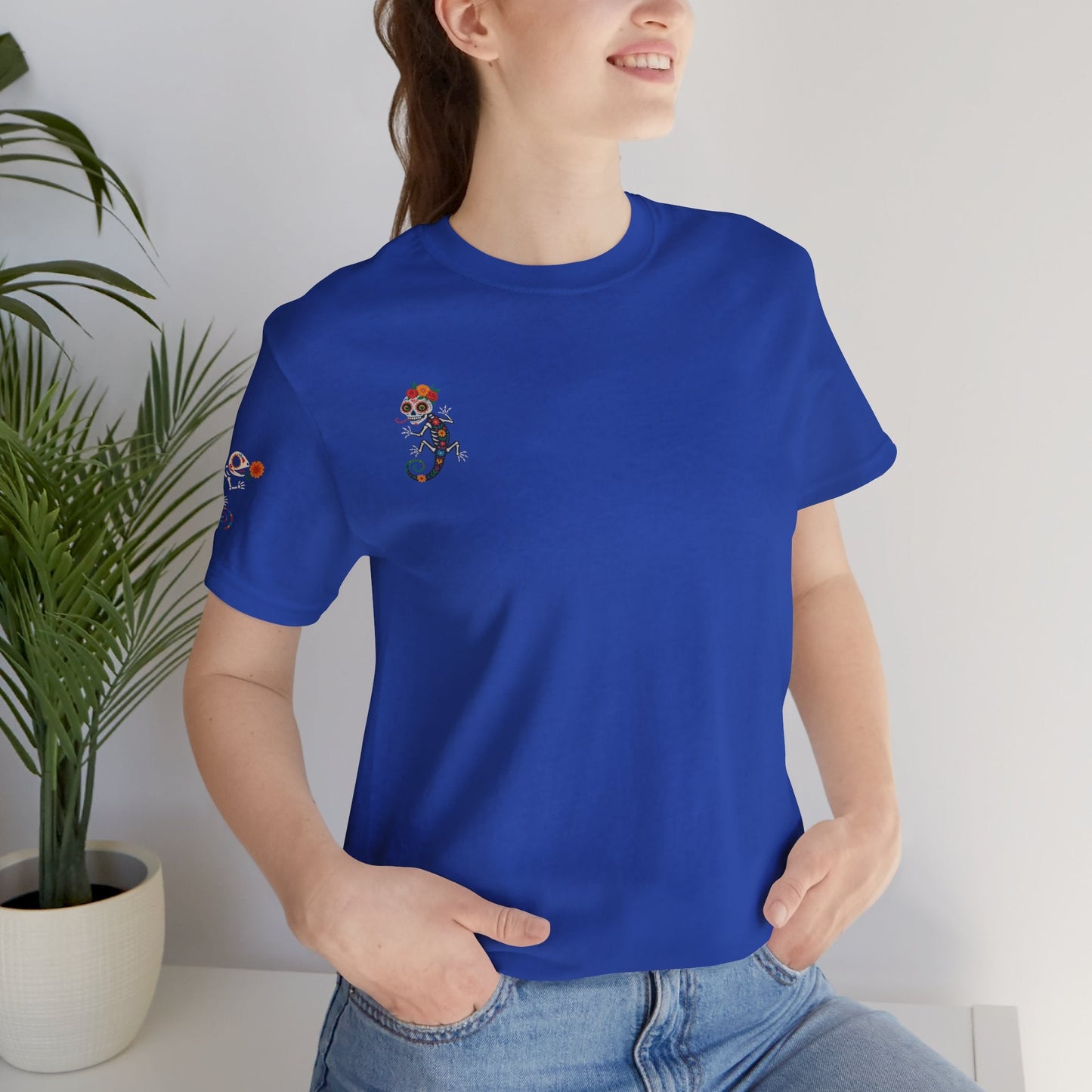 La Lagartija Viva – Sugar Skull Lizard Tee with Day of the Dead Vibes | Unisex Halloween Shirt – True Royal T-Shirt for artsy apparel (35 view)
