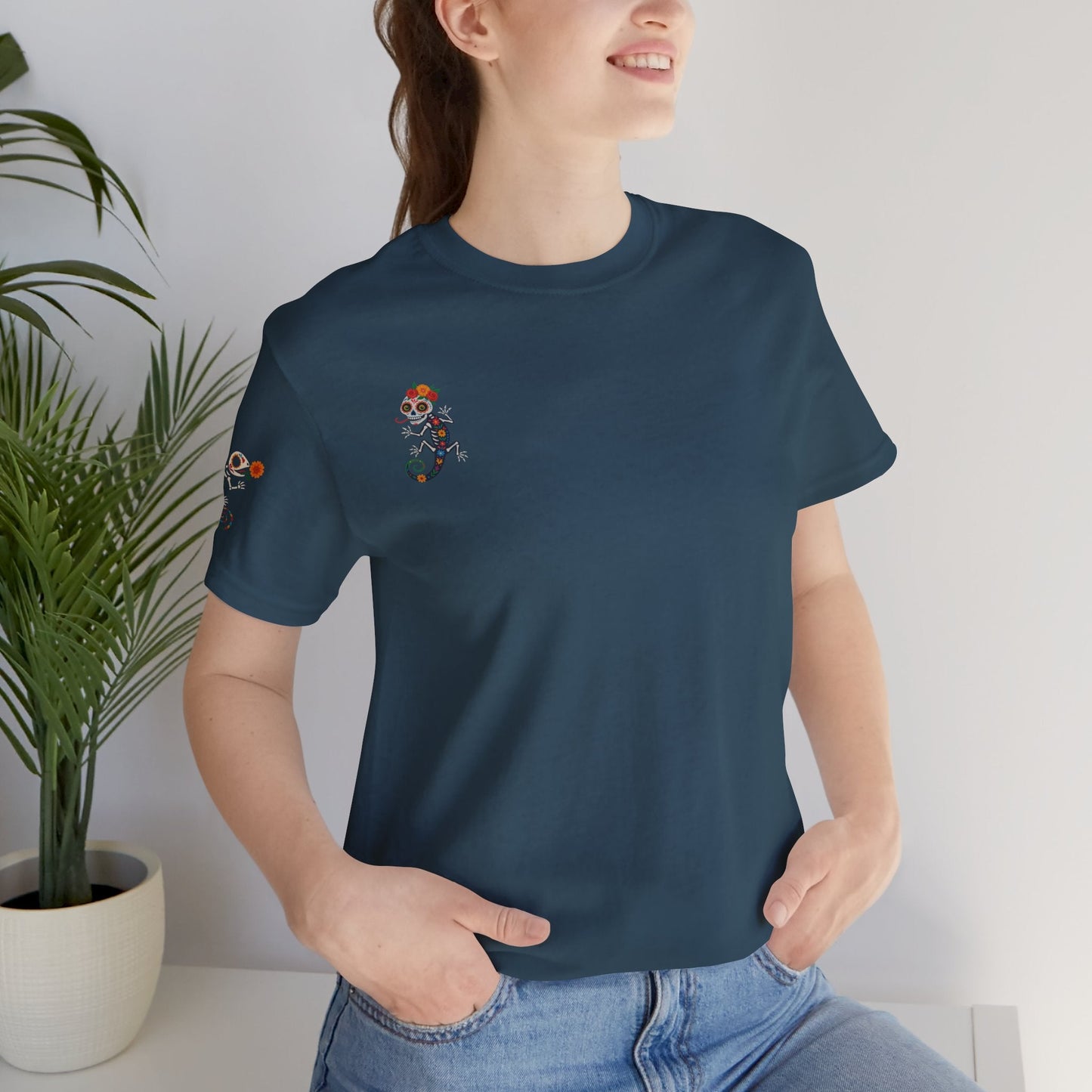La Lagartija Viva – Sugar Skull Lizard Tee with Day of the Dead Vibes | Unisex Halloween Shirt – Deep Teal T-Shirt for artsy apparel (49 view)