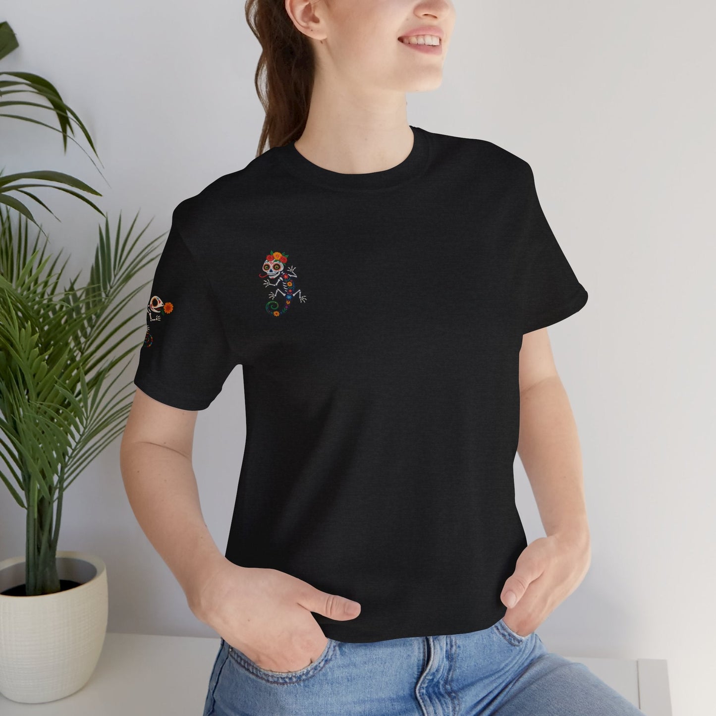 La Lagartija Viva – Sugar Skull Lizard Tee with Day of the Dead Vibes | Unisex Halloween Shirt – Solid Black Blend T-Shirt for artsy apparel (14 view)