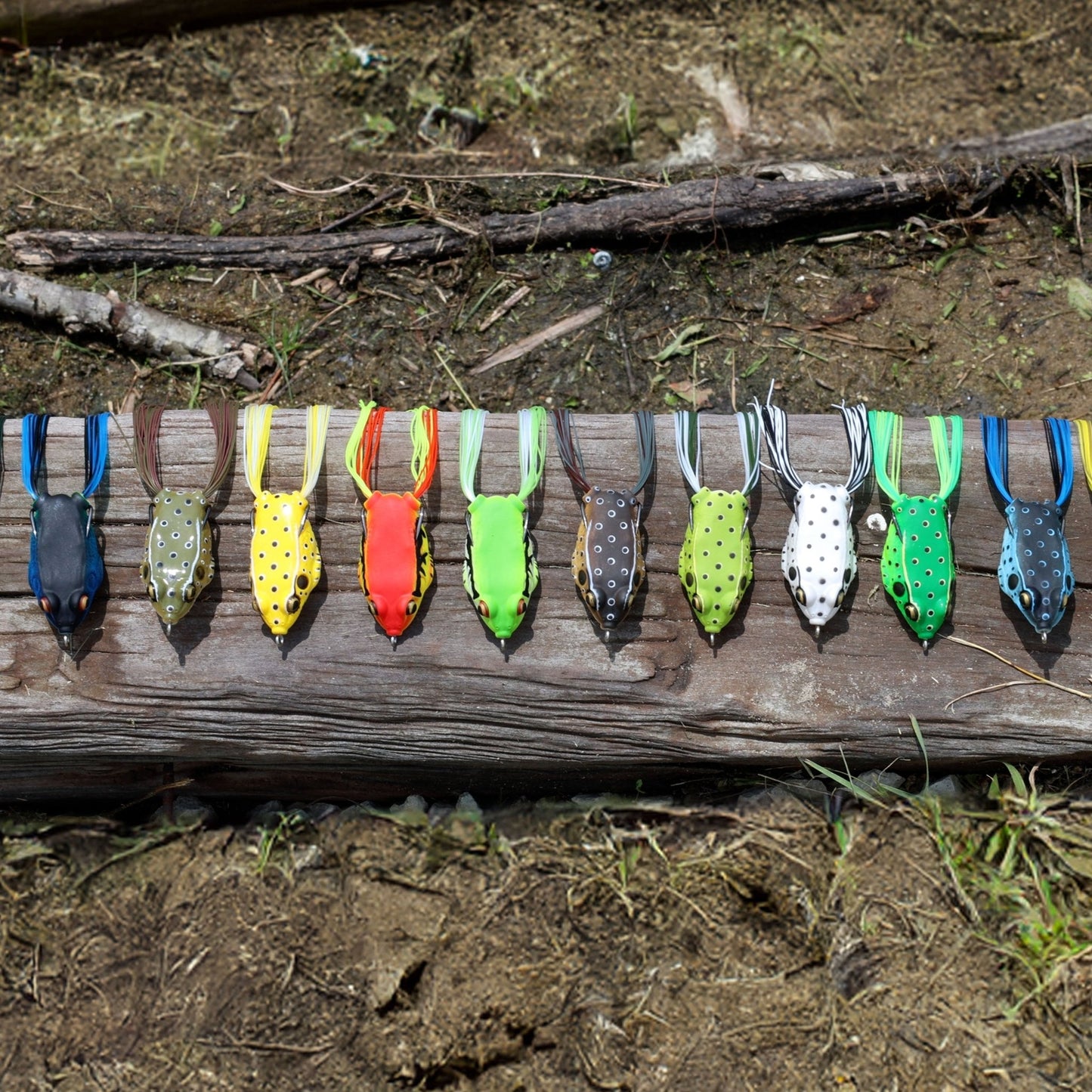 Reaction Tackle 2.5" Hollow Body Frogs / 2 - Pack – Blackout Frog 28 for fishing (2 view)