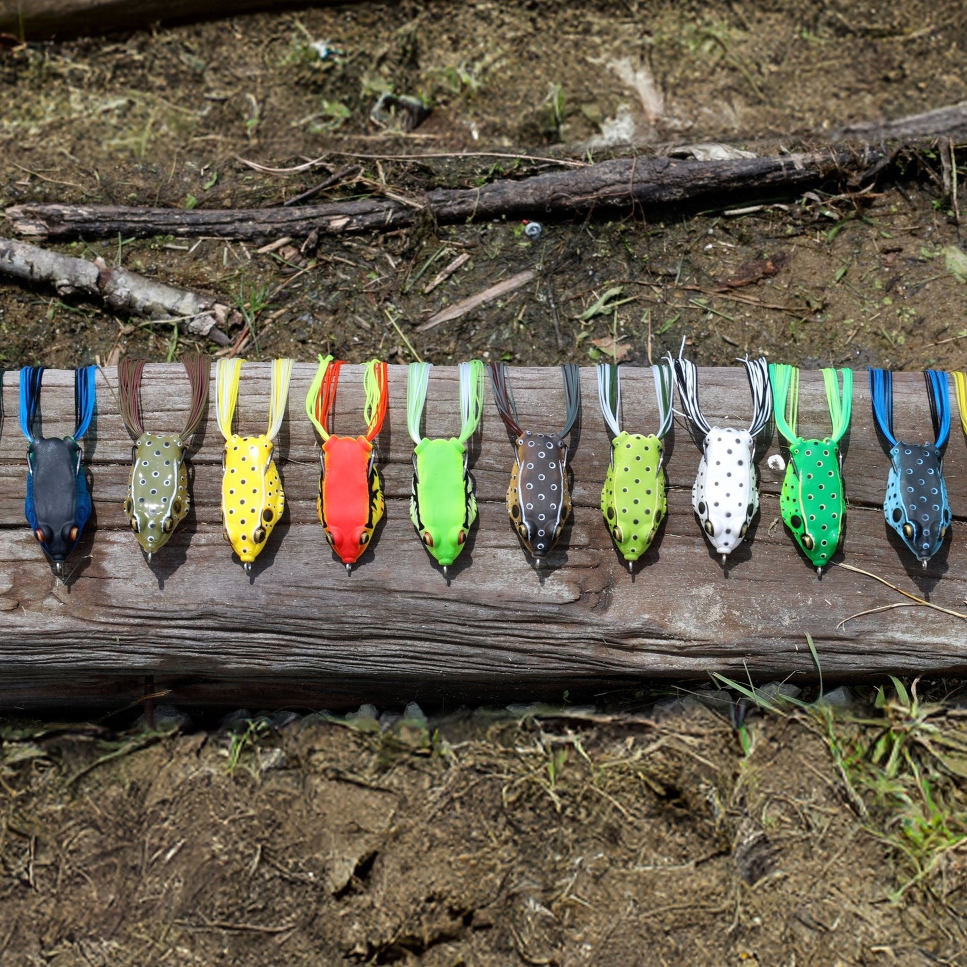 Reaction Tackle 2.5" Hollow Body Frogs / 2 - Pack – Blackout Frog 28 for fishing (2 view)