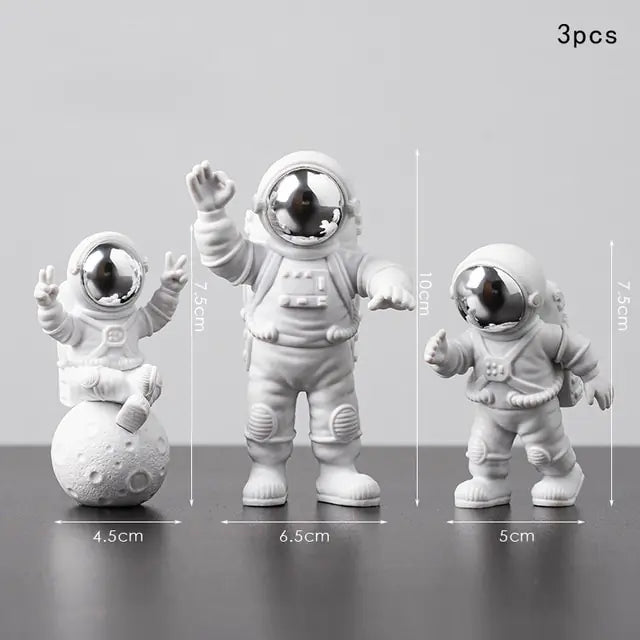 Astronaut - And - Moon - Home - Decor - Set | Shop Sbrtn Homes – Golden for decor (4 view)