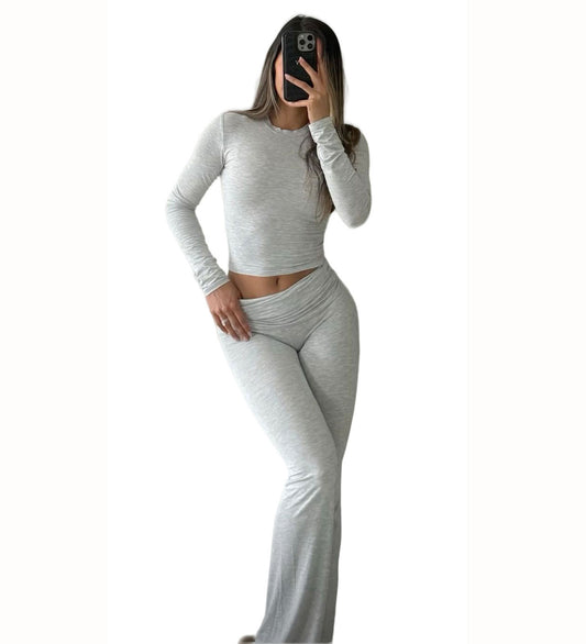 Women’s 2 - Piece Lounge Set – Flared Pants & Long Sleeve Top | Trendy Streetwear & Athleisure – Black Leisure wear