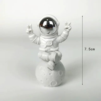 Astronaut - And - Moon - Home - Decor - Set | Shop Sbrtn Homes – Astronaut Silver for decor (18 view)