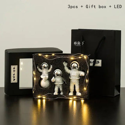 Astronaut - And - Moon - Home - Decor - Set | Shop Sbrtn Homes – Astronaut Silver for decor (16 view)
