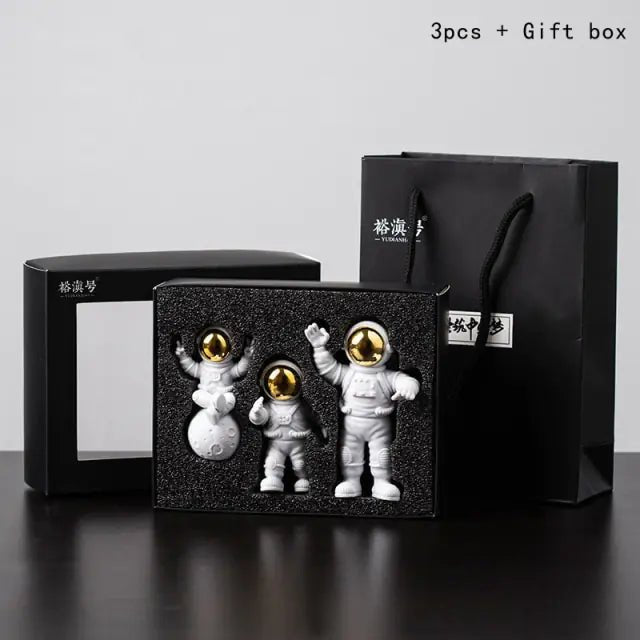 Astronaut - And - Moon - Home - Decor - Set | Shop Sbrtn Homes – Astronaut Silver for decor (25 view)