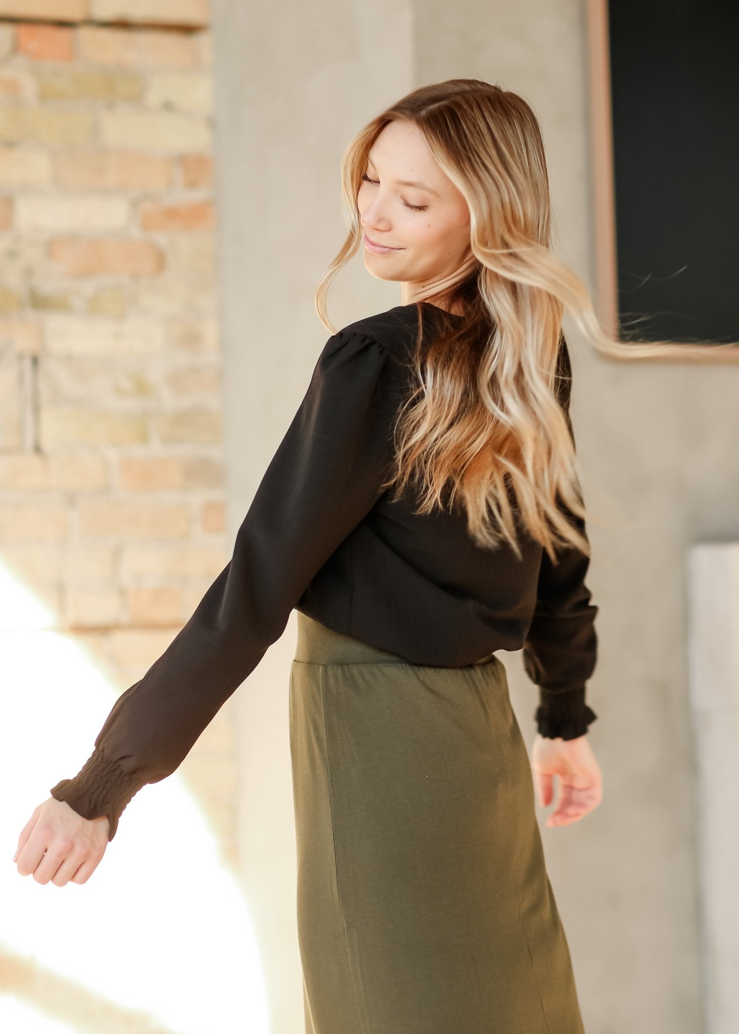 Blake Cinched Sleeve Blouse – XS IC Tops for glowup (5 view)