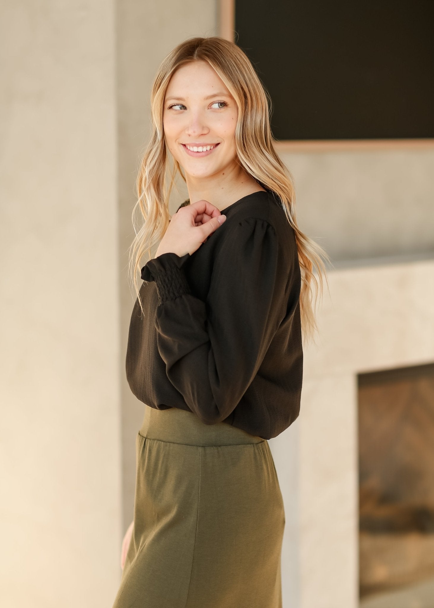 Blake Cinched Sleeve Blouse – XS IC Tops for glowup (6 view)