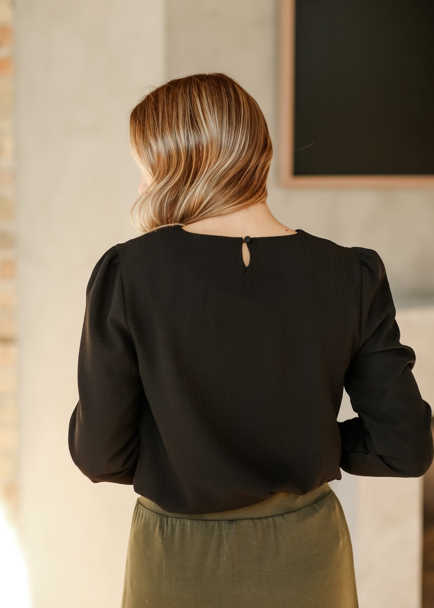 Blake Cinched Sleeve Blouse – XS IC Tops for glowup (4 view)