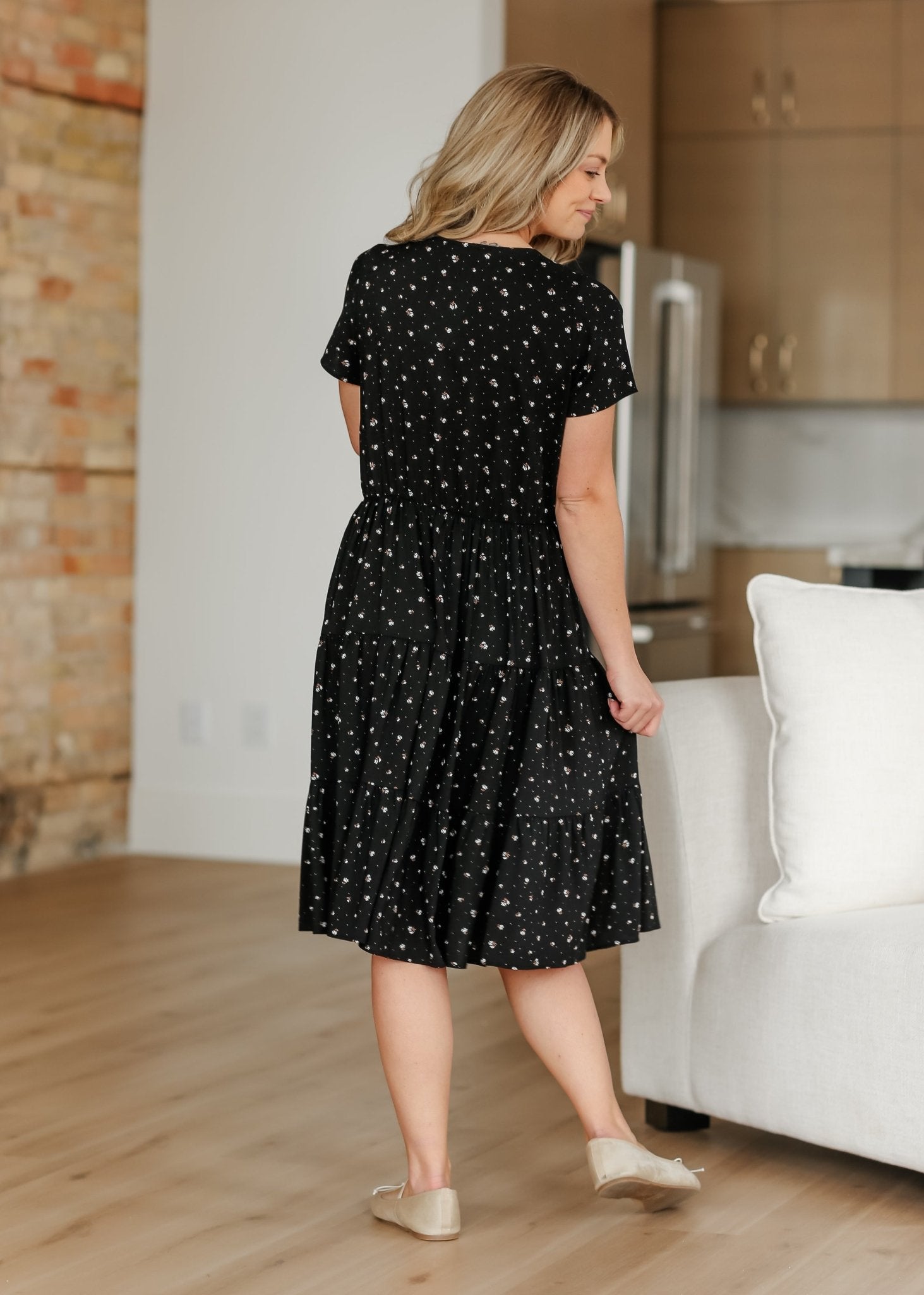 Jenna Floral Knit Short Sleeve Tiered Midi Dress – XS IC Dresses for glow - up collection (6 view)