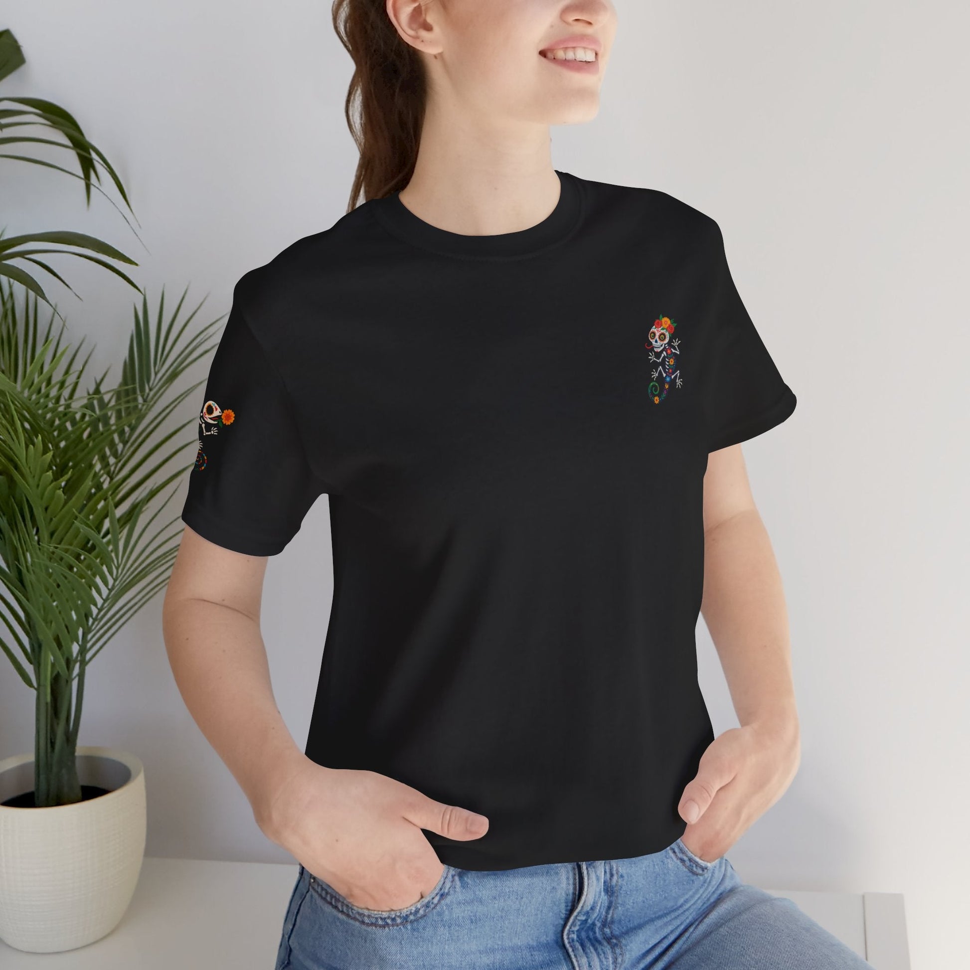 La Lagartija Viva – Sugar Skull Lizard Tee with Day of the Dead Vibes | Unisex Halloween Shirt – Oxblood Black T-Shirt for artsy apparel (17 view)