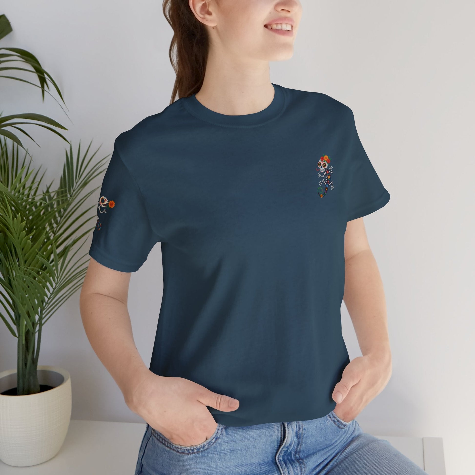 La Lagartija Viva – Sugar Skull Lizard Tee with Day of the Dead Vibes | Unisex Halloween Shirt – Oxblood Black T-Shirt for artsy apparel (53 view)