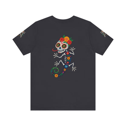 La Lagartija Viva – Sugar Skull Lizard Tee with Day of the Dead Vibes | Unisex Halloween Shirt – Dark Grey T-Shirt for artsy apparel (16 view)