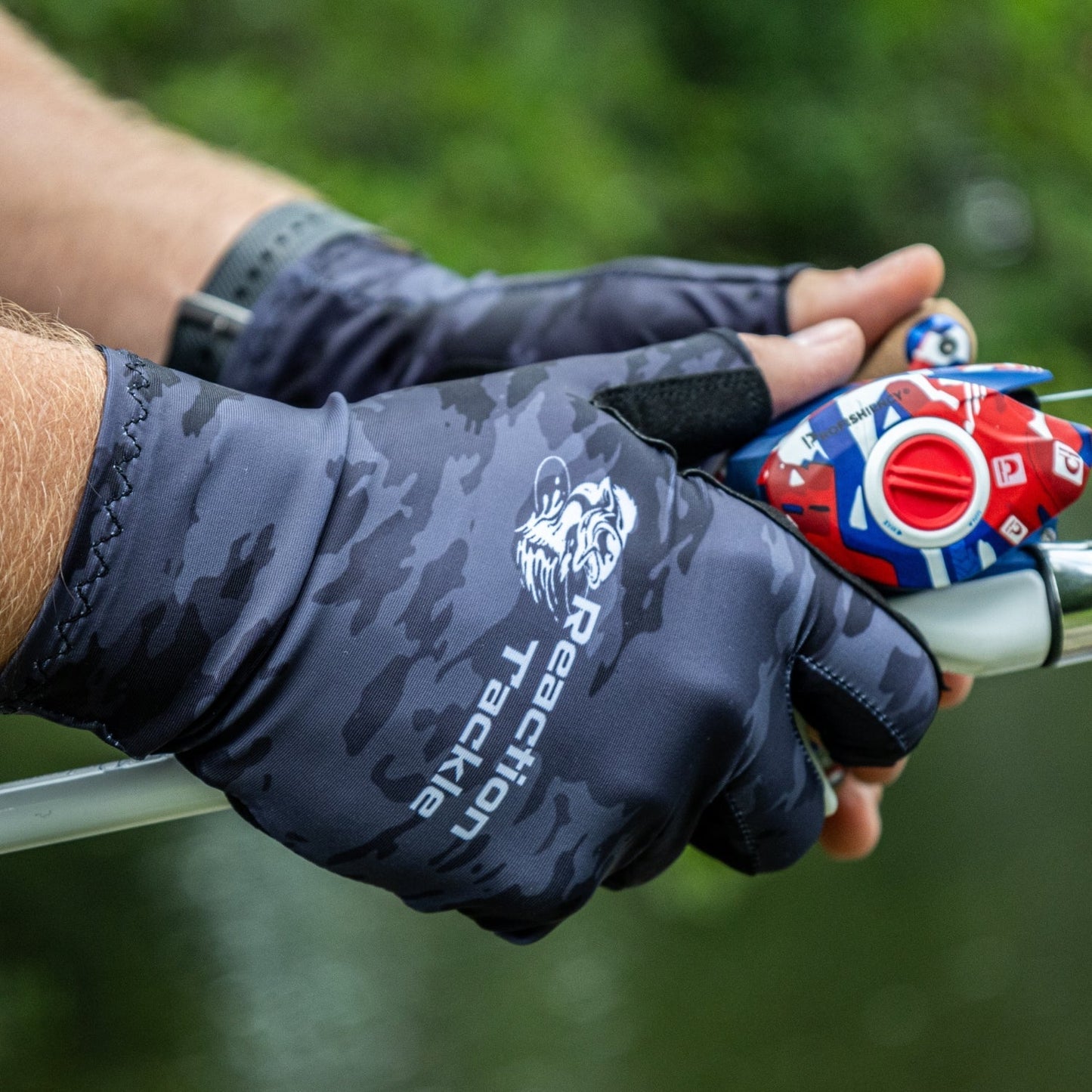 Reaction Tackle UV Fishing Gloves UPF 50+ – S/M for Apparel (3 view)