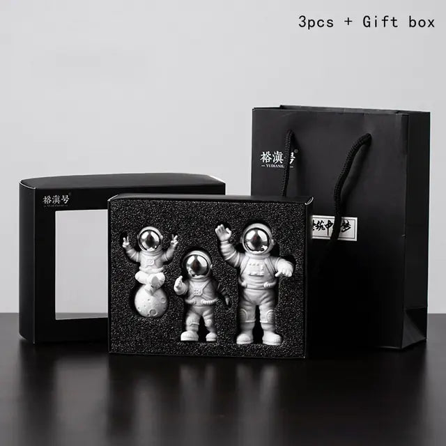 Astronaut - And - Moon - Home - Decor - Set | Shop Sbrtn Homes – Astronaut Silver for decor (19 view)
